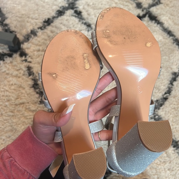 Sparkly silver block heels! Size 8 - Picture 4 of 5